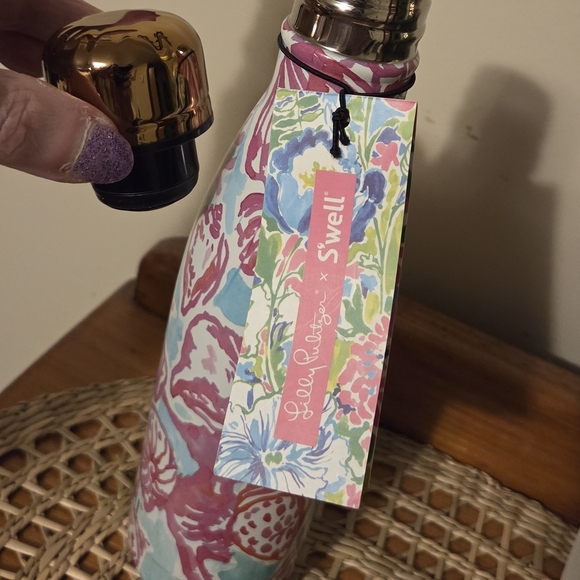 Lilly Pulitzer Floral Insulated Bottle - Gold and Pink - Picture 6 of 10